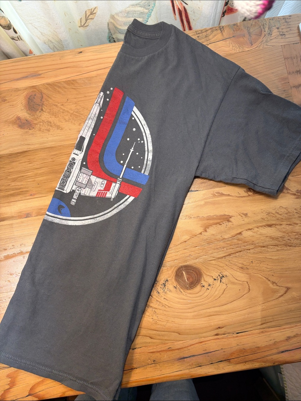 NWOT Gray Graphic Starfighter T-Shirt Men’s. - Picture 3 of 4